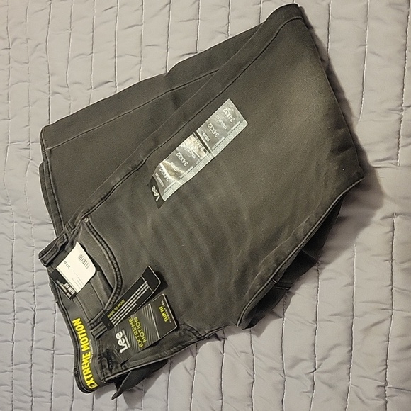 Lee's slim fit, straight leg, black jeans, 34 x 32. NWT - Picture 6 of 6